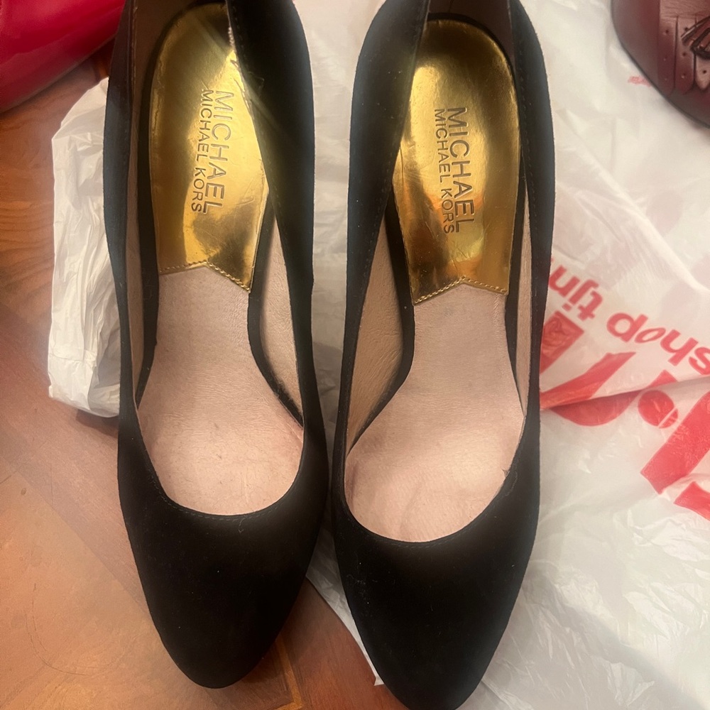 Michael Kors Black Suede Classic Pointed-Toe Heels